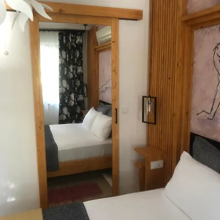 Sakız Kızı Butik Çeşme